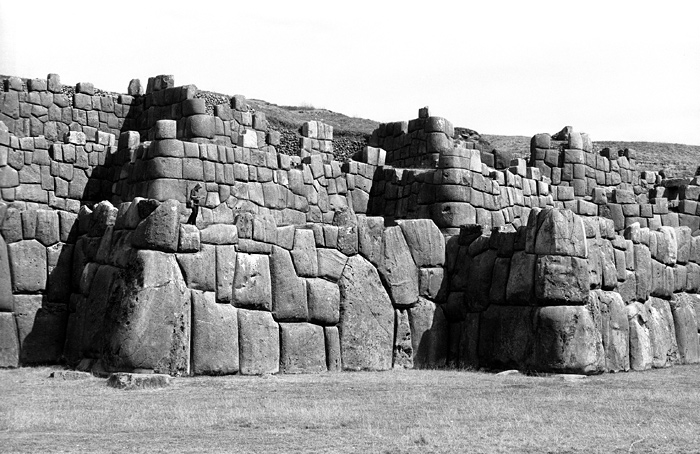 Les murs de la forteresse Inca de Sacsayhuamán, Pérou